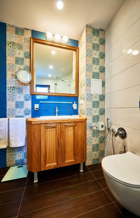 Stylish And High-End Designer Apartments In City Center صوفيا المظهر الخارجي الصورة
