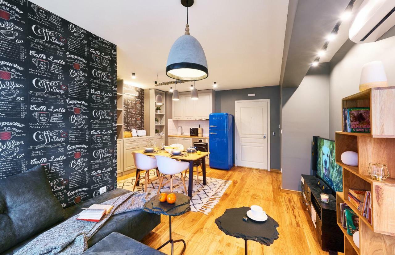 Stylish And High-End Designer Apartments In City Center صوفيا المظهر الخارجي الصورة