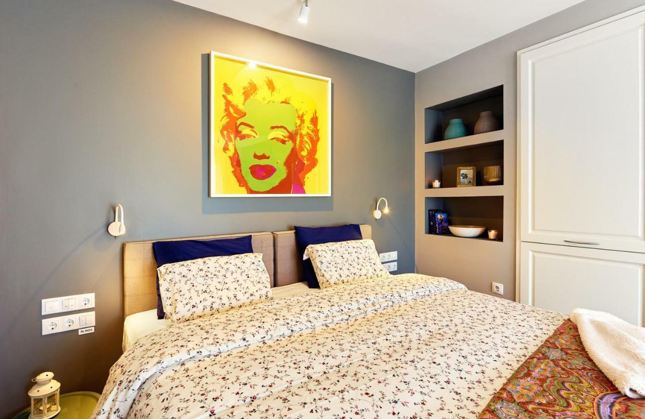 Stylish And High-End Designer Apartments In City Center صوفيا المظهر الخارجي الصورة
